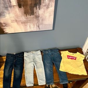 Levi’s Baby Girl Pull on Jeggings and matching t shirt.